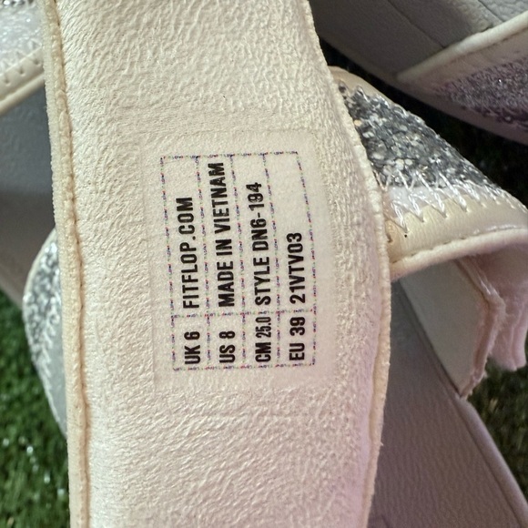 FitFlop Women's Mina Ombre Silver Glitter Slip on Slide Sandal, Adjustable Strap - Picture 8 of 12